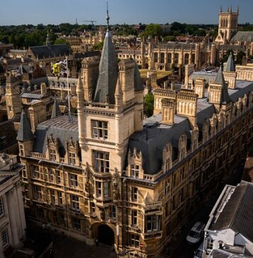 Ile kosztuje rok studiów na Cambridge?